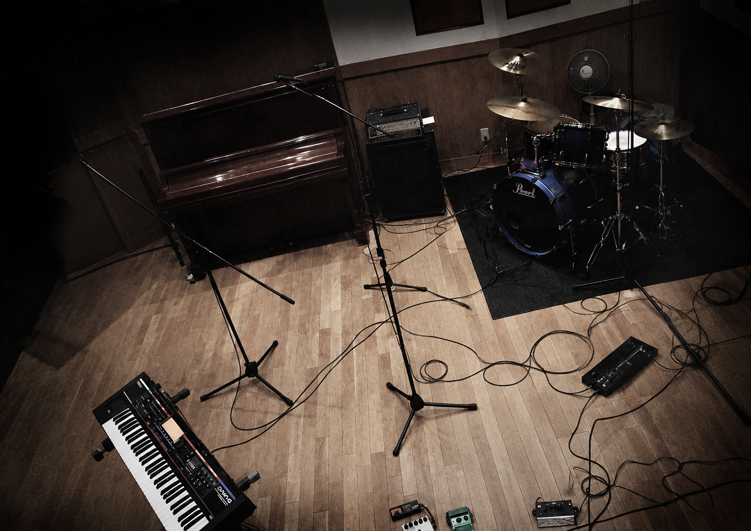 Original studio source photograph